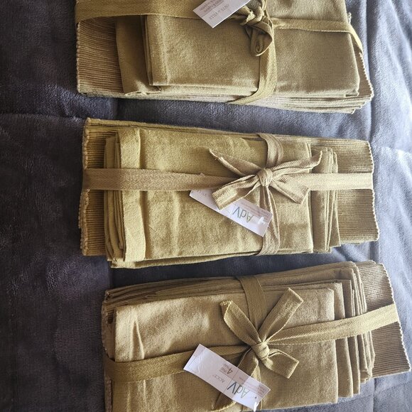 Nwt - 3 sets of 4 ribbed placemats & 4 matching napkins= 24 pieces - 100% cotton - Picture 2 of 3